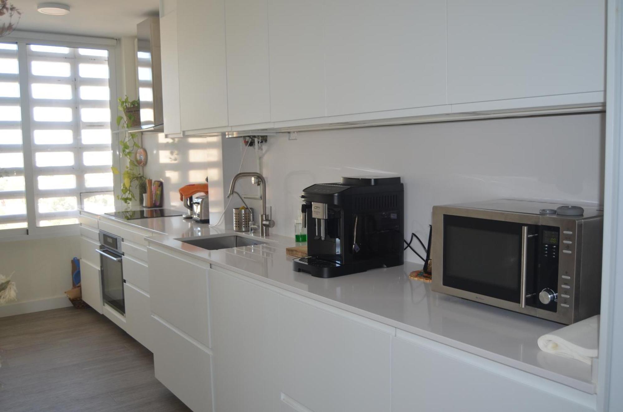 Luxury Renovated With Terrace In Appartement *